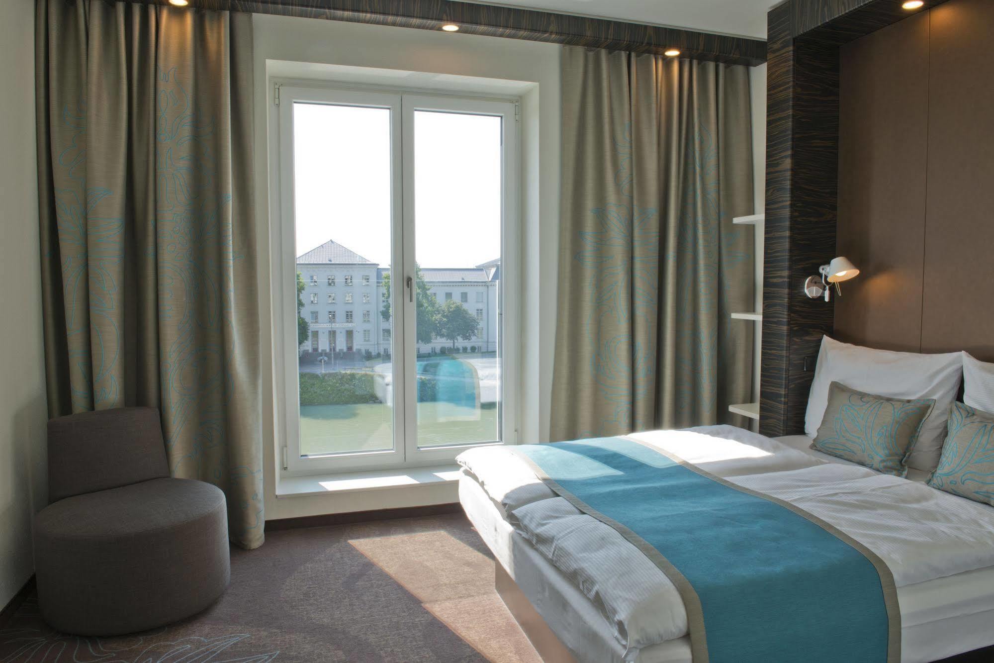 Motel One Salzburg-Mirabell Exterior photo