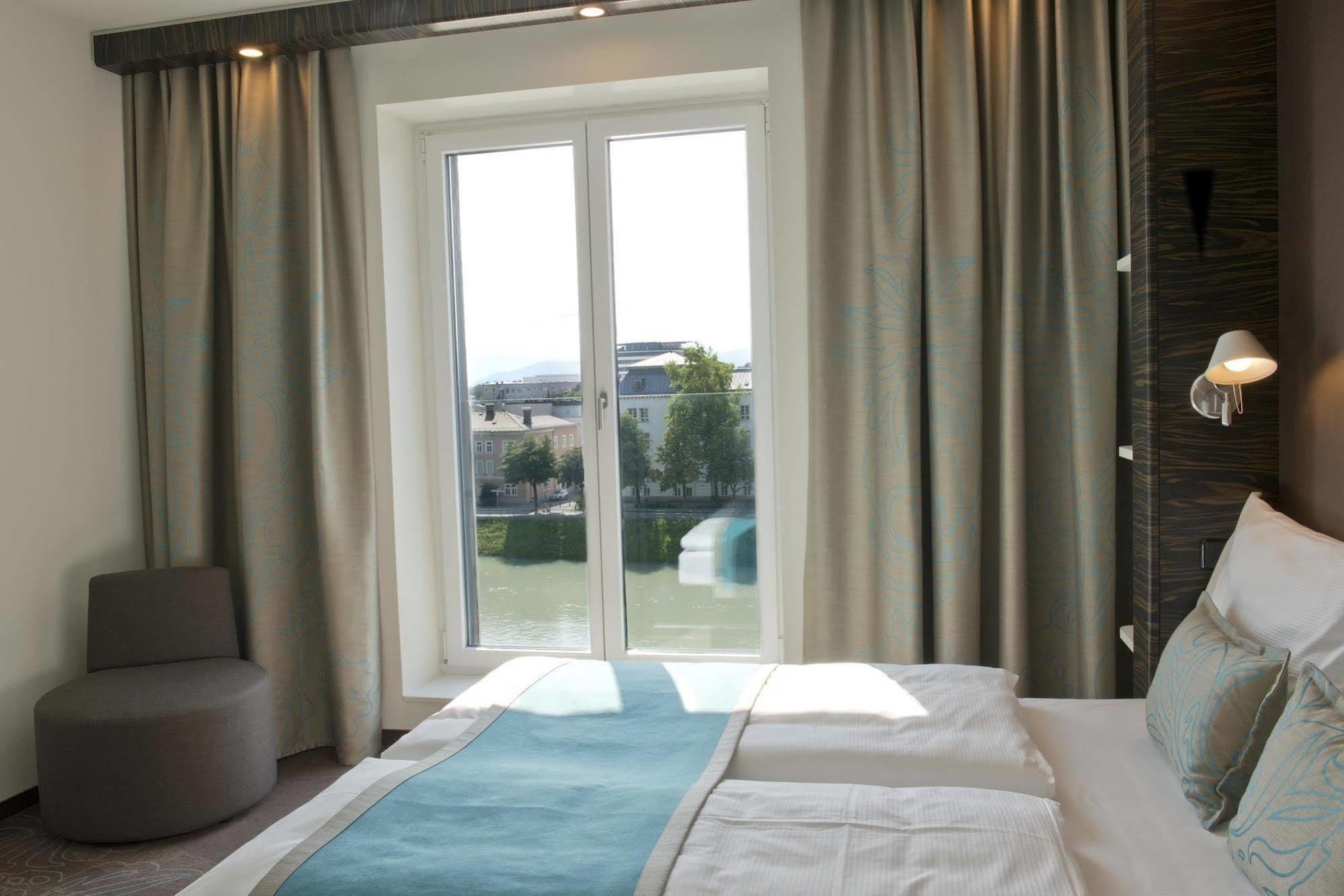 Motel One Salzburg-Mirabell Exterior photo